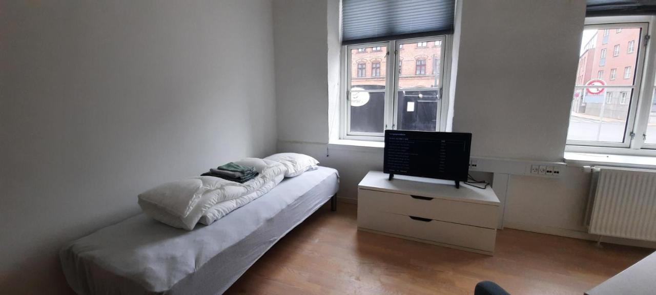 Private Room In A Shared Apartment Odense Exteriör bild