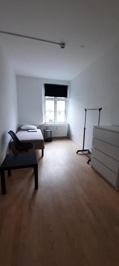 Private Room In A Shared Apartment Odense Exteriör bild